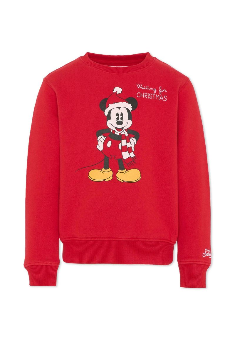 Sweatshirt rouge à col rond, arborant un graphisme de Mickey Mouse portant un chapeau de Noël et une écharpe rayée, avec le texte "En attendant Noël."