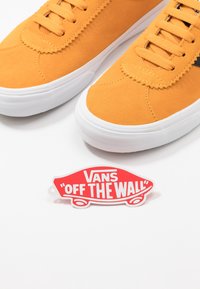 Vans Sneakers - yellow