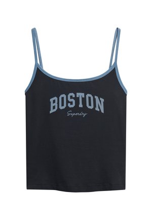 Canotta nera con accenti azzurri e spalline sottili. Presenta "BOSTON" in carattere grassetto e "Superdry" in corsivo. Tessuto morbido.