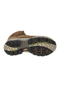 Braune Lederwanderschuhe mit einer robusten schwarzen Gummisohle, die ein strukturiertes Muster aufweist und orangefarbene Akzente auf der Profilsohle für besseren Grip hat.