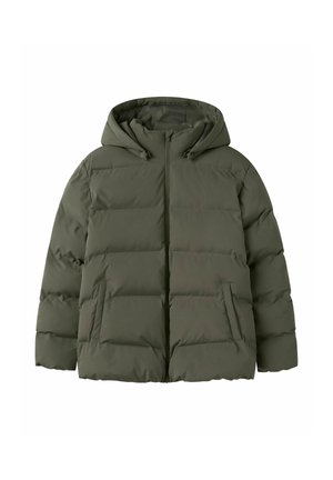 Veste d'hiver matelassée couleur kaki avec fermeture éclair frontale, deux poches latérales, manches longues et capuche attachée.
