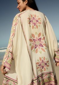 Next REGULAR FIT - LONGLINE COVER-UP - Paplūdimio reikmuo - bright paisley print