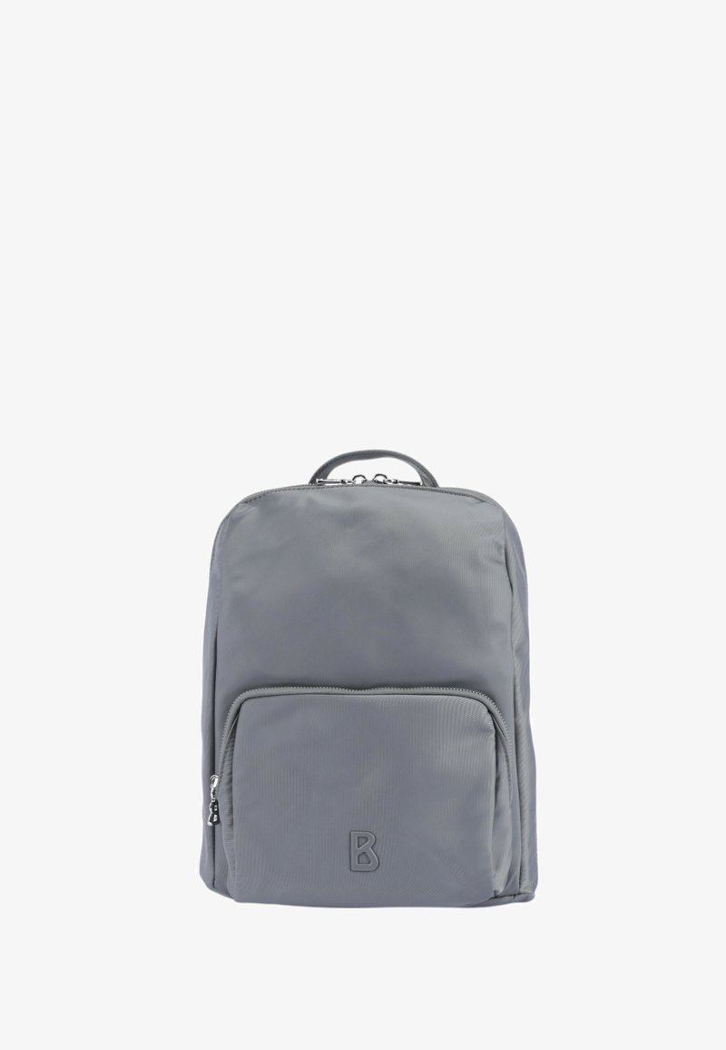 Harmaa nylon-reppu, jossa on sileä pinta, suorakulmainen muoto, etuosassa vetoketjullinen tasku ja kohokuviollinen kirjain "B" alakulmassa.