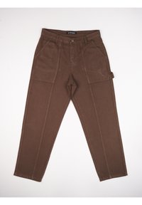 Brązowe bawełniane spodnie o luźnym kroju, wyposażone w dwie przednie kieszenie, subtelne detale szwów oraz boczną kieszeń użytkową.