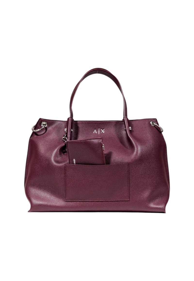 Borsa a tracolla in pelle borgogna con finitura testurizzata, manici doppi e tasca frontale contenente una piccola pochette coordinata. Finiture in hardware argentato.