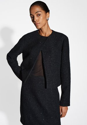 STRAIGHT CUT - Jas - black
