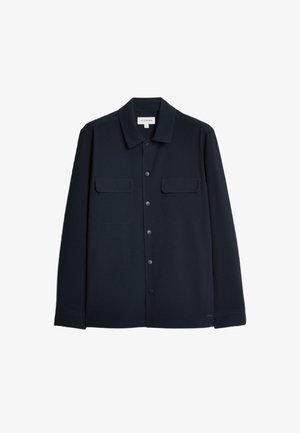 Marineblaues Hemd mit Knopfleiste aus weichem Stoff, mit einem Kentkragen, zwei Brusttaschen und geradem Saum. Dezente Textur ohne sichtbare Muster.