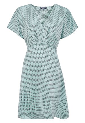 Abito verde chiaro con scollatura a V e maniche corte, caratterizzato da un motivo geometrico in verde scuro e nero. Vita elasticizzata per una vestibilità comoda.