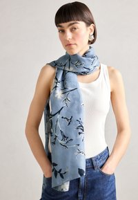 Scarf - light blue