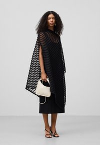 ADOLFO DOMINGUEZ Cape - black
