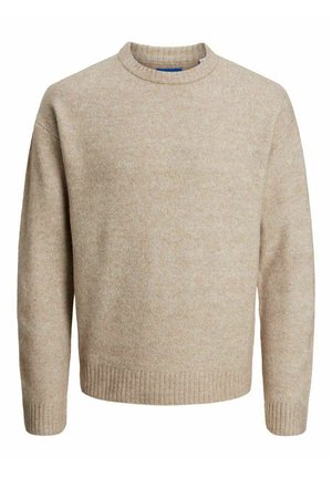 Beige strikkegenser med ribbestrikket hals og mansjetter, med en myk tekstur og en enkel, klassisk fasong.