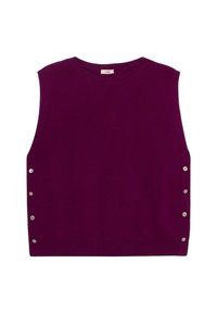 Fioletowy dzianinowy top bez rękawów z okrągłym dekoltem i rozcięciami po bokach, ozdobiony błyszczącymi srebrnymi elementami i dekoracyjnymi guzikami wzdłuż krawędzi.
