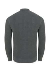 Maglione lavorato a maglia grigio scuro con maniche lunghe, colletto a costine e motivo texturizzato, caratterizzato da un orlo dritto e polsini aderenti.