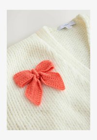 Neselectat, ecru bows