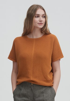 OLIANA - Basic T-shirt - amber