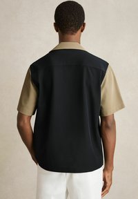 Reiss PEZA-BLOCK CUBAN-COLLAR - Hemd - navy brown