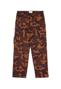 Brune camouflage cargo bukser med elastisk talje, snøre og to store sidelommer. Fremstillet af slidstærkt materiale med en glat overflade.