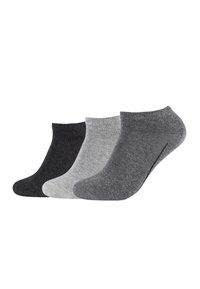 Set aus drei knöchelhohen Socken in einfarbigen Farben: schwarz, hellgrau und dunkelgrau. Aus einem weichen, dehnbaren Material mit glatter Textur gefertigt.