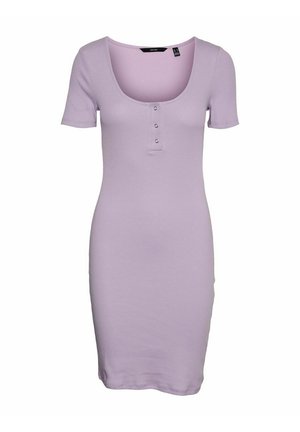 Lila kort mouw ribgebreide jurk met een ronde hals en drie kleine knoopjes op het voorpand.