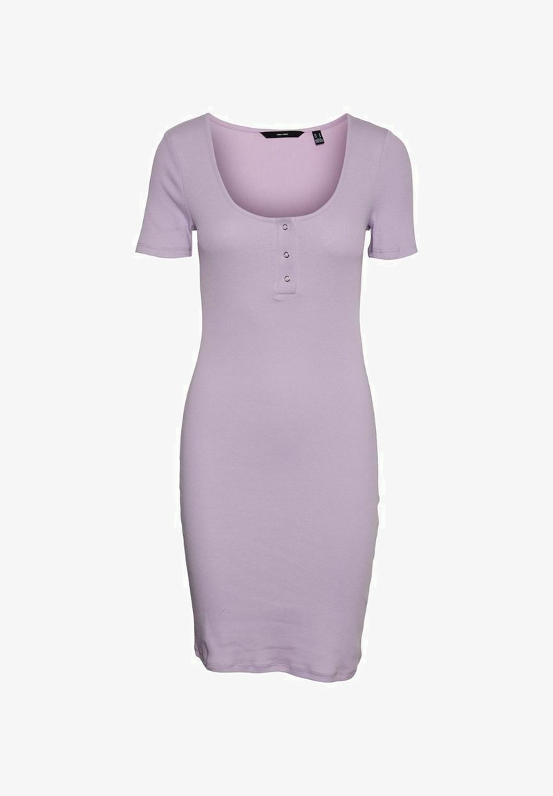 Robe courte en tricot côtelé lilas à manches courtes, avec un col dégagé et trois petits boutons sur la patte de boutonnage avant.