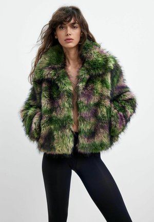 Desigual, Zimná bunda - green