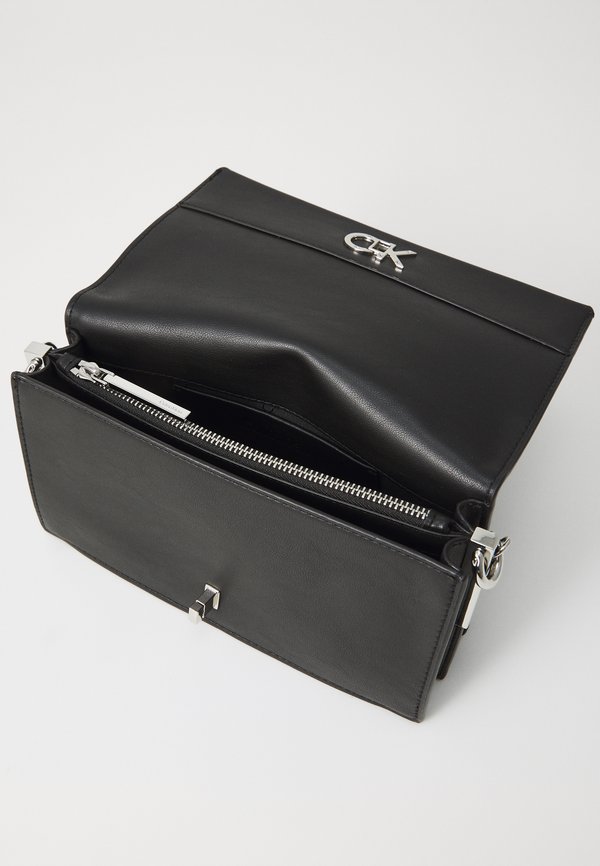 LOCK MINI CHAIN BAG - Cross body bag4