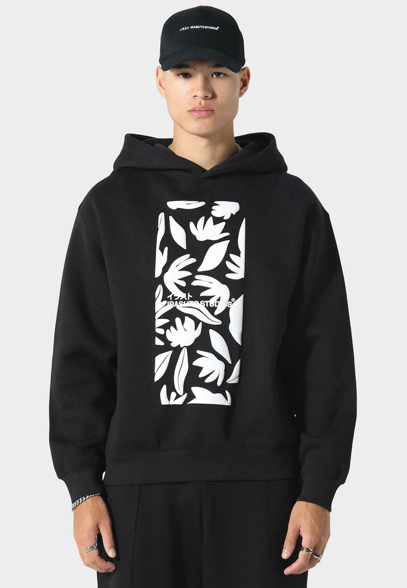 Sudadera negra con un gráfico blanco de diseños florales enmarcados en forma rectangular. Fabricada con una suave tela de sudadera y con capucha ajustable.