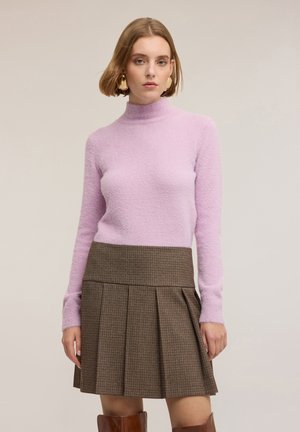 Stickad tröja - viola