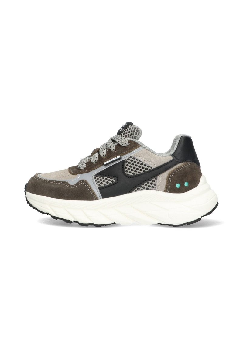 Sneaker grigio e marrone con pannelli in rete, dettagli neri e lacci grigi. Sole bianco spesso con battistrada nero per una migliore aderenza. Dettagli di cucitura notevoli.