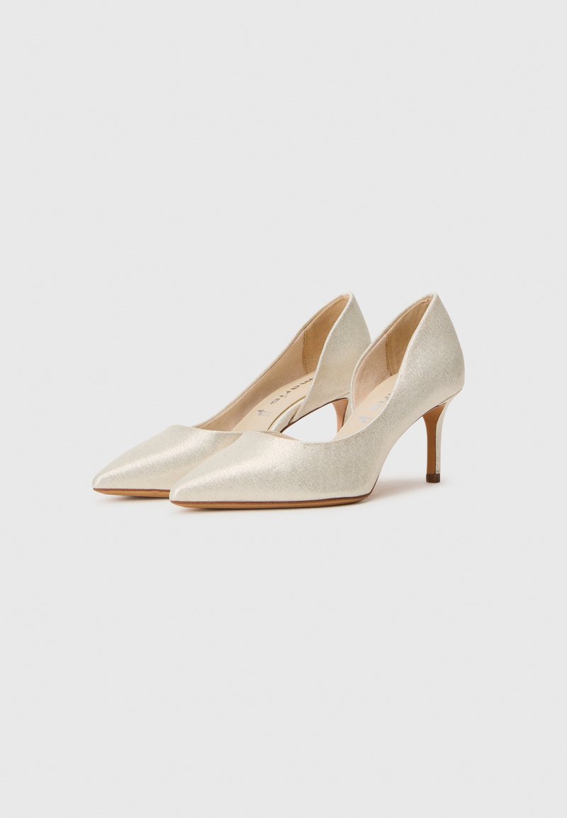 Puntige hoge hakken in metallic zilveren stof, met een slank ontwerp, een gladde textuur en een slanke hak van 7 cm.