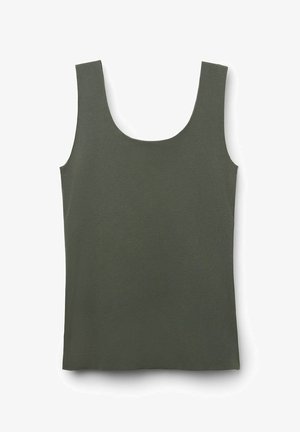 Débardeur sans manches vert olive avec un col en rond, fabriqué en tissu lisse et flexible ; coutures minimales et design à coupe droite.