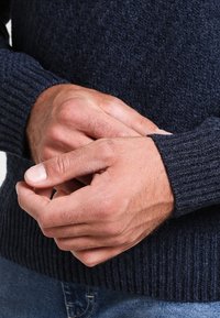 Pier One Stickad tröja - mottled dark blue