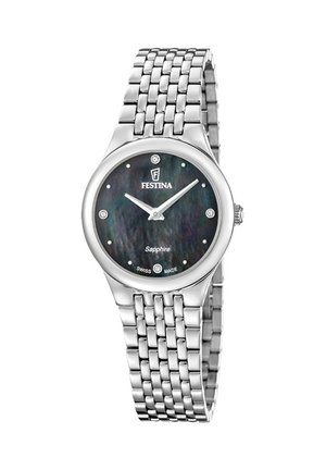 Sølv Festina armbåndsur med sort perlemorsskive, krystaltimemarkører og sammenkædet metalarmbånd, der viser klokken 10:10.