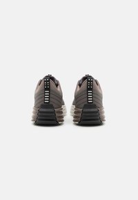 Nike Sportswear LUNAR ROAM - Tenisky - cave stone/dark smoke grey/ironstone/baroque brown/light bone