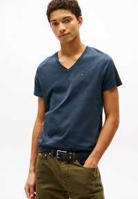 Tommy Jeans - Basic T-shirt - black iris Thumbnail Image 1