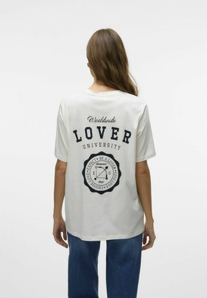 Witte katoenen t-shirt met zwarte grafische tekst "Worldwide LOYER UNIVERSITY" en een cirkelontwerp met een kompas en "Romance Dept." accenten.