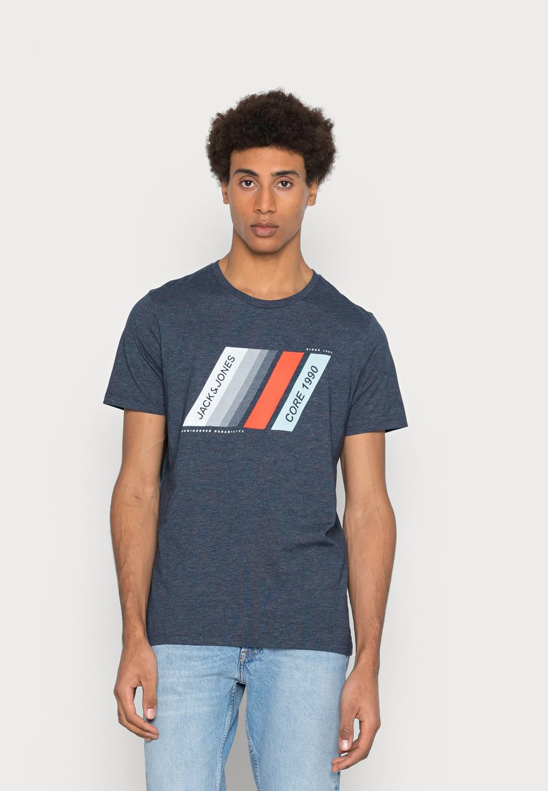 Jack & Jones JCOCONNOR CREW NECK TShirt print navy/melange/dunkelblau Zalando.de Jack & Jones JCOCONNOR CREW NECK TShirt print navy/melange/dunkelblau Zalando.de