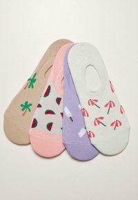 Ensemble de quatre paires de chaussettes invisibles en beige, rose, lavande et menthe. Les motifs comprennent des palmiers, des pastèques, des glaces et des parapluies.
