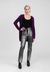 INFLUENCER FLUFFY - Strickjacke - purple