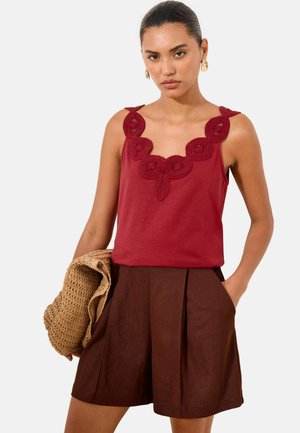 Lipsy, Top - red