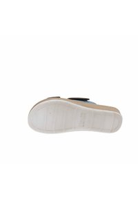 Infradito blu con cinturino marrone, suola bianca texturizzata e plantare in sughero naturale. Il design include motivi di aderenza sulla suola.