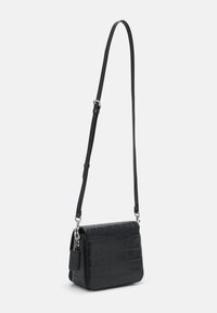 COACH EMBOSSED CASSIE CROSSBODY 19 - Bandolera - black