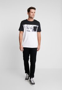 Pier One T-shirt estampada - white/black