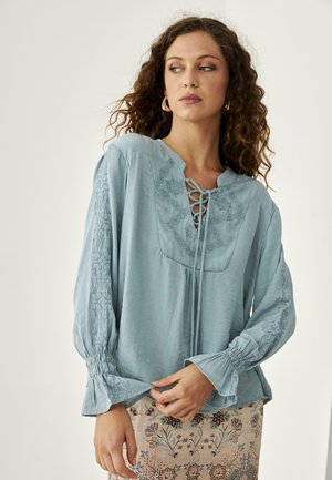 MAO ANUDADO BORDADOS - Blusa - azul