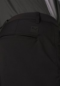 DEALER 10 - Outdoor shorts - black