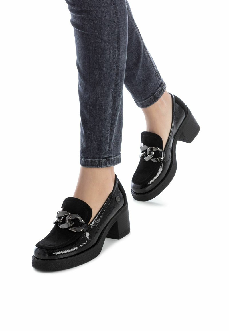 XTI Zapatos sin cordones - black
