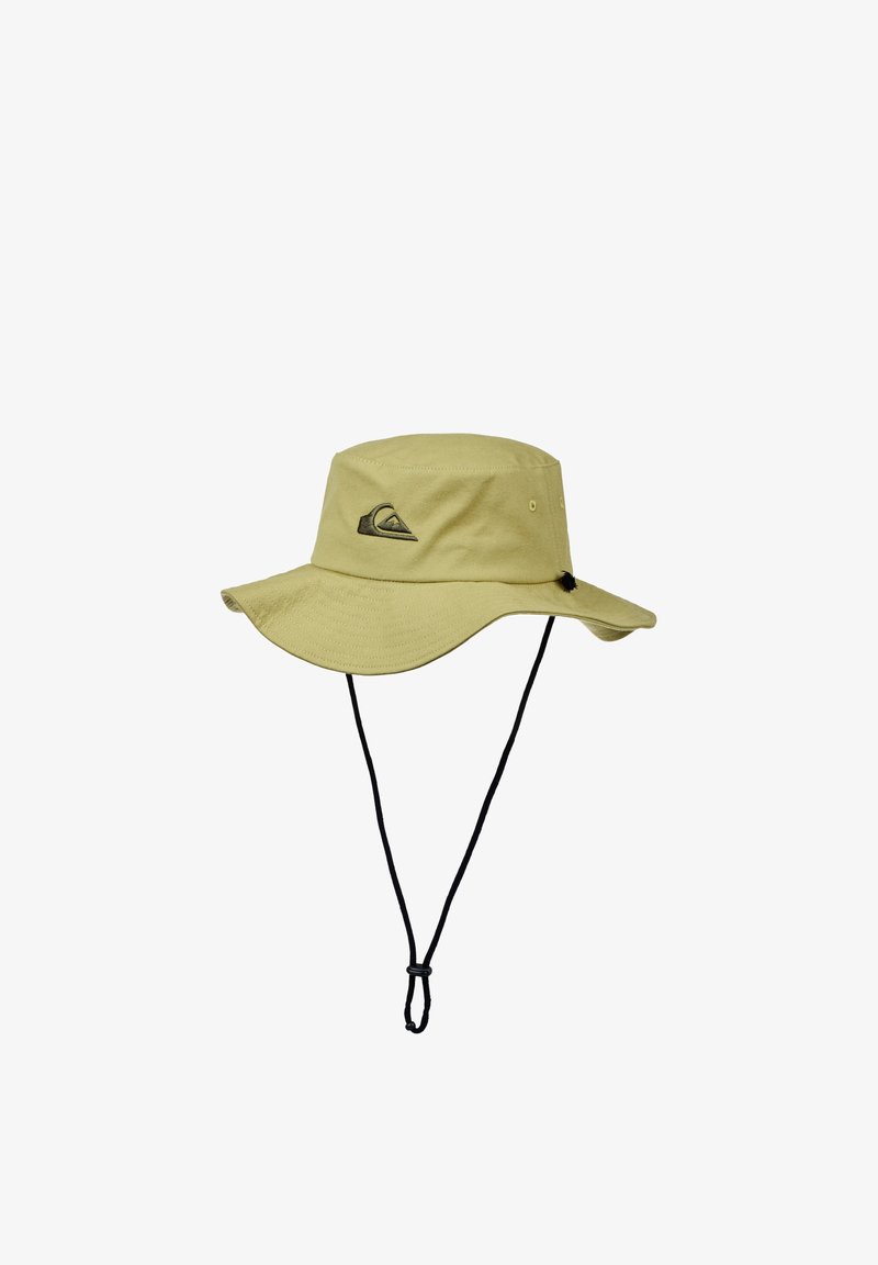 Ανοιχτό πράσινο βαμβακερό καπέλο τύπου bucket με πλατιά γείσο, που διαθέτει μαύρο κεντημένο λογότυπο στο μπροστινό μέρος και ιμάντα στο πηγούνι για σταθερή εφαρμογή.