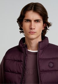 Scalpers NEW GSTAAD  - Vest - burgundy