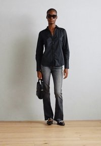 Mos Mosh WAVE SHIRT - Užsagstoma palaidinė - black