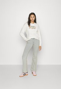 Levi's® GRAPHIC STANDARD CREW - Sweatshirt - off-white